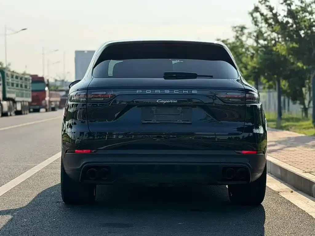 Porsche Cayenne — фото 4