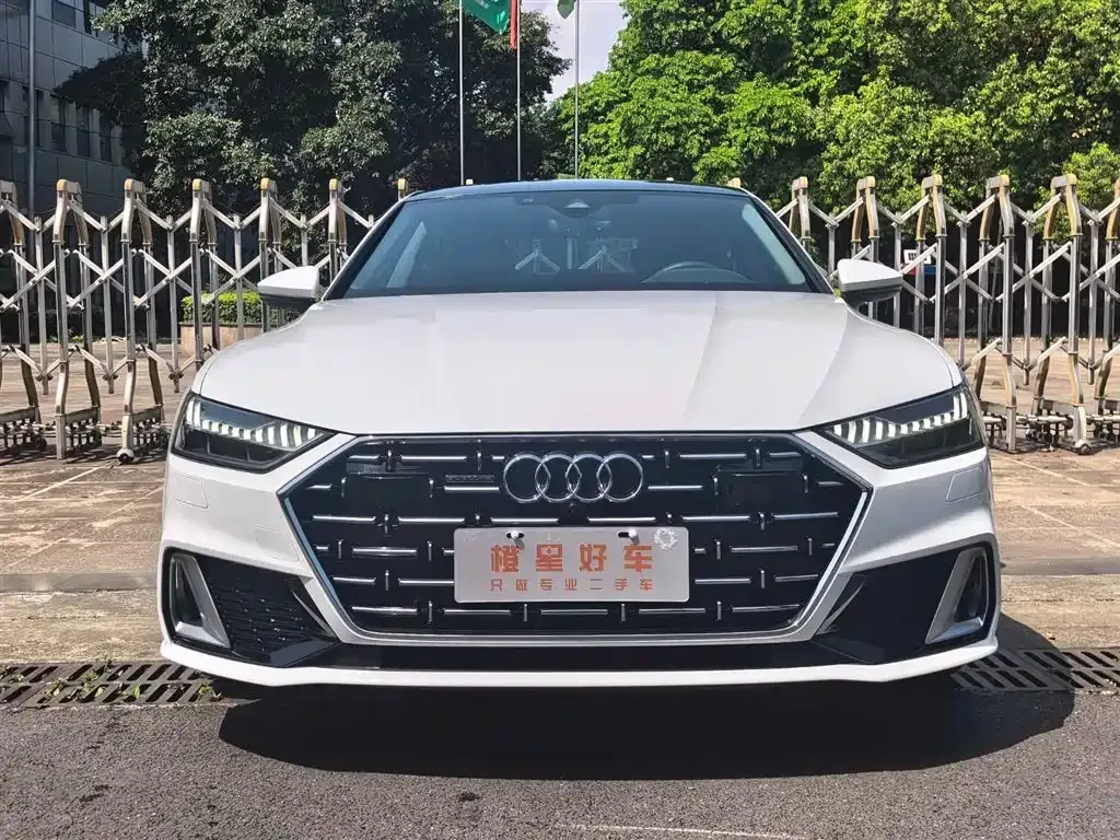Audi A7L — фото 9