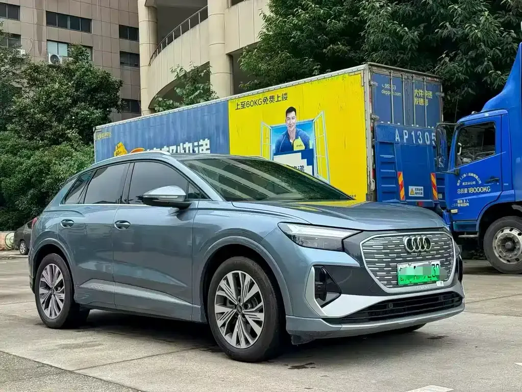 Audi Q4 e-tron — фото 3