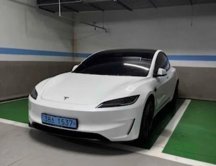 Tesla Model 3 — фото 1