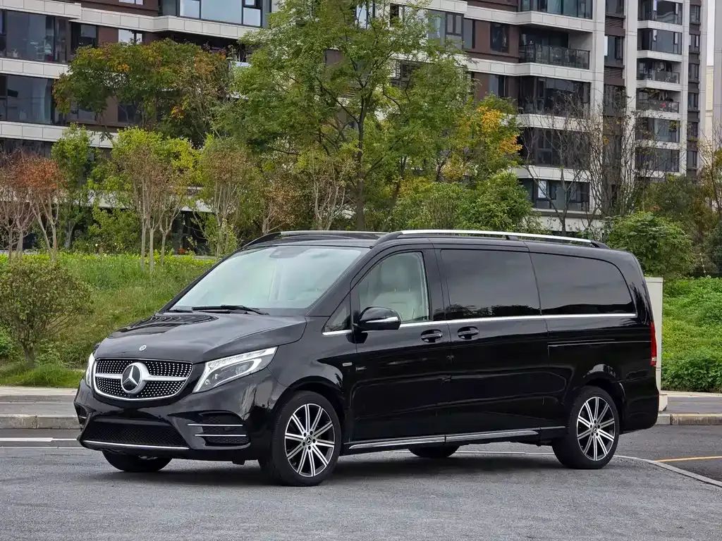 Mercedes-Benz V-Class — фото 1