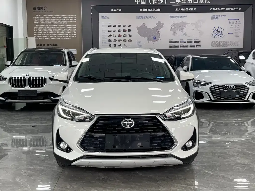 Toyota Yaris L — фото 10