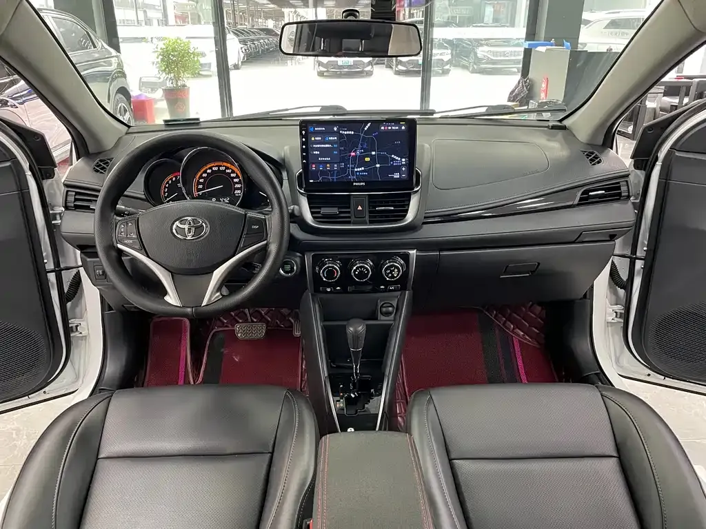 Toyota Yaris L — фото 9