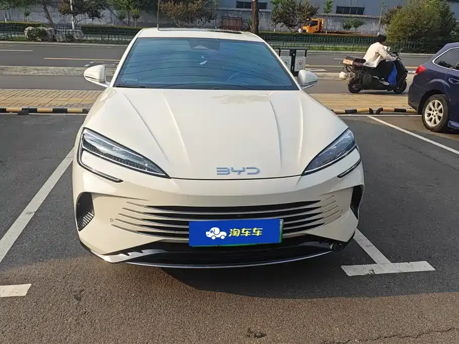 BYD Seal 07 DM-i — фото 10