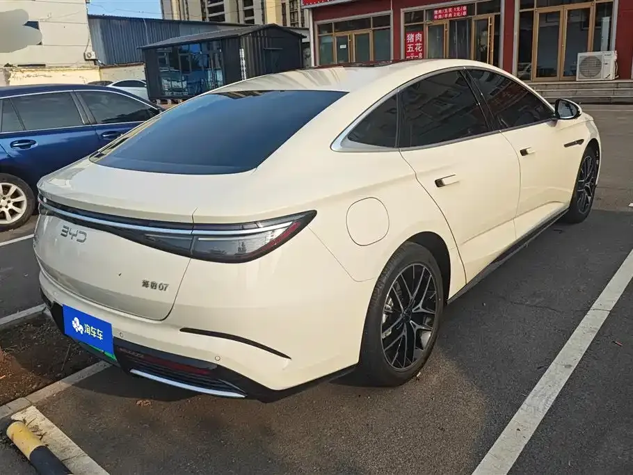 BYD Seal 07 DM-i — фото 7