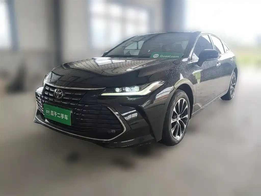Toyota Avalon — фото 1