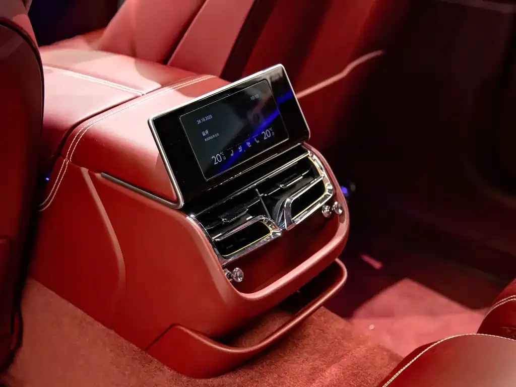 Bentley Flying Spur — фото 2