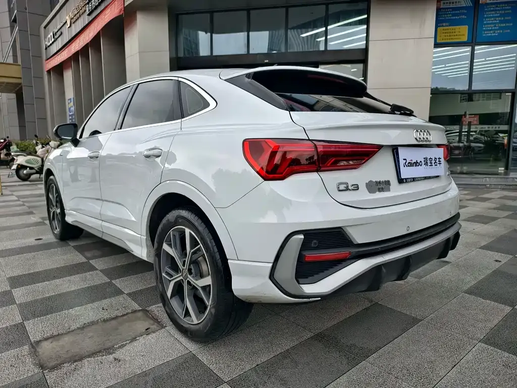 Audi Q3 — фото 7
