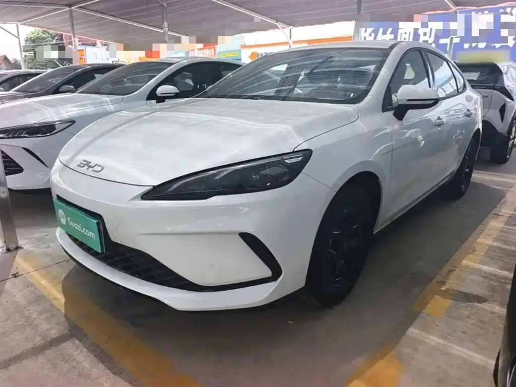 BYD Seal 05 DM-i — фото 8