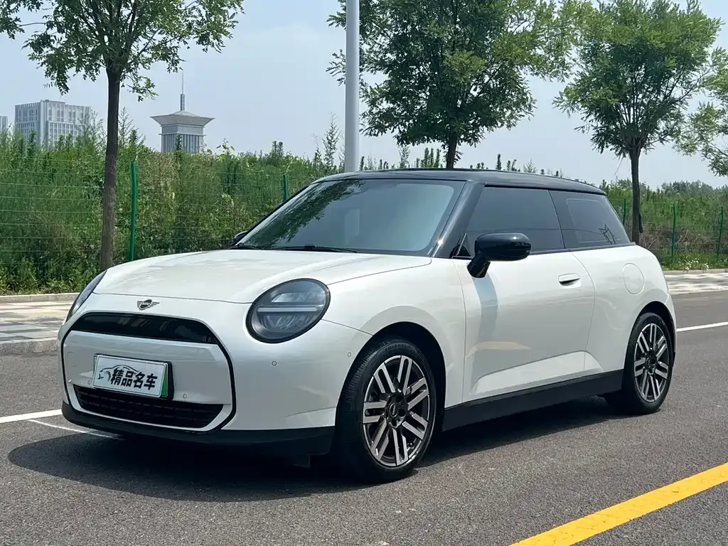 MINI Cooper EV — фото 1