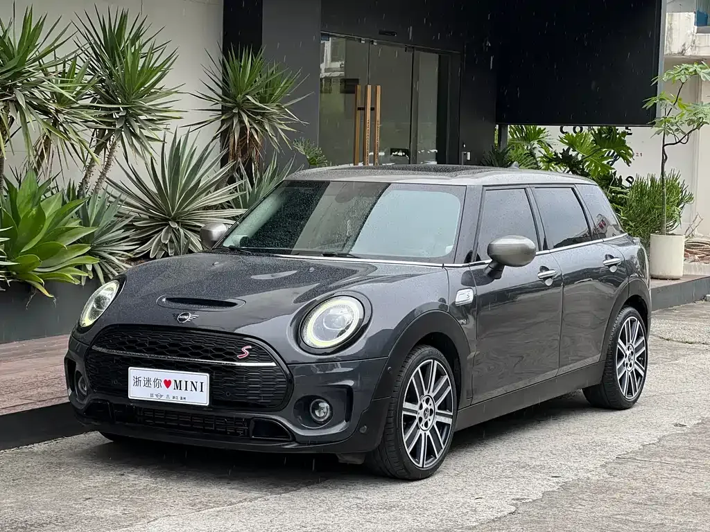 MINI Clubman — фото 1
