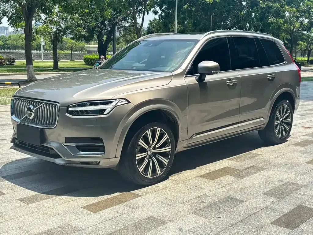 Volvo XC90 — фото 1