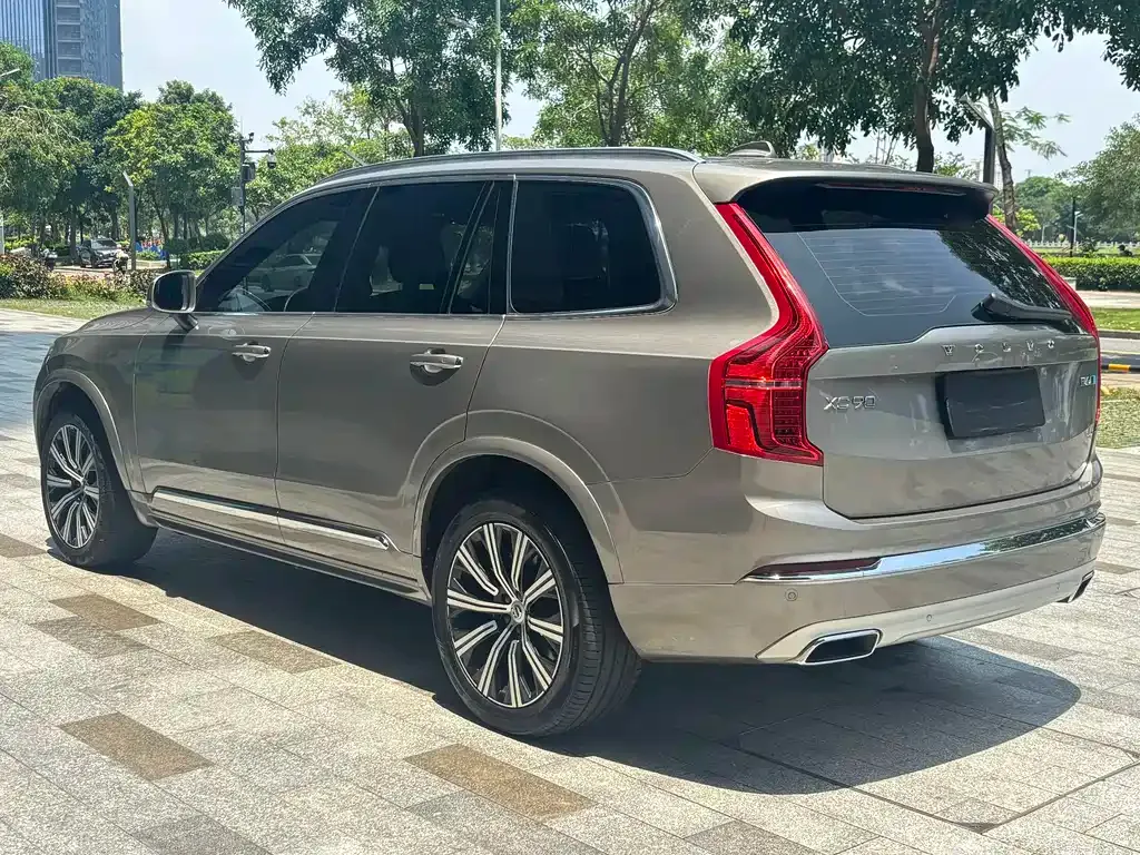 Volvo XC90 — фото 9