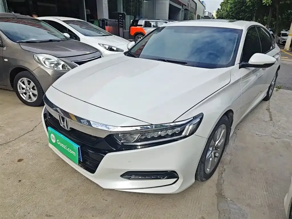 Honda Accord — фото 10