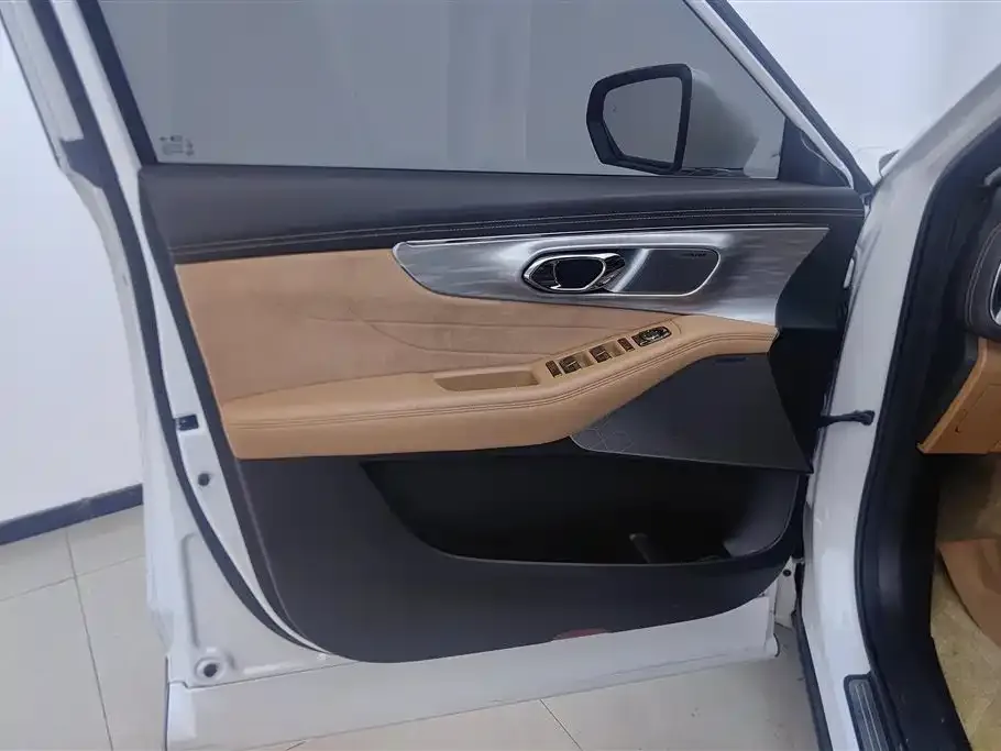 GAC Motor Trumpchi ES9 — фото 10