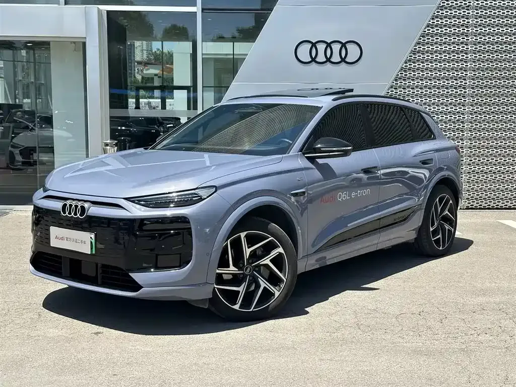 Audi Q6L e-tron — фото 1