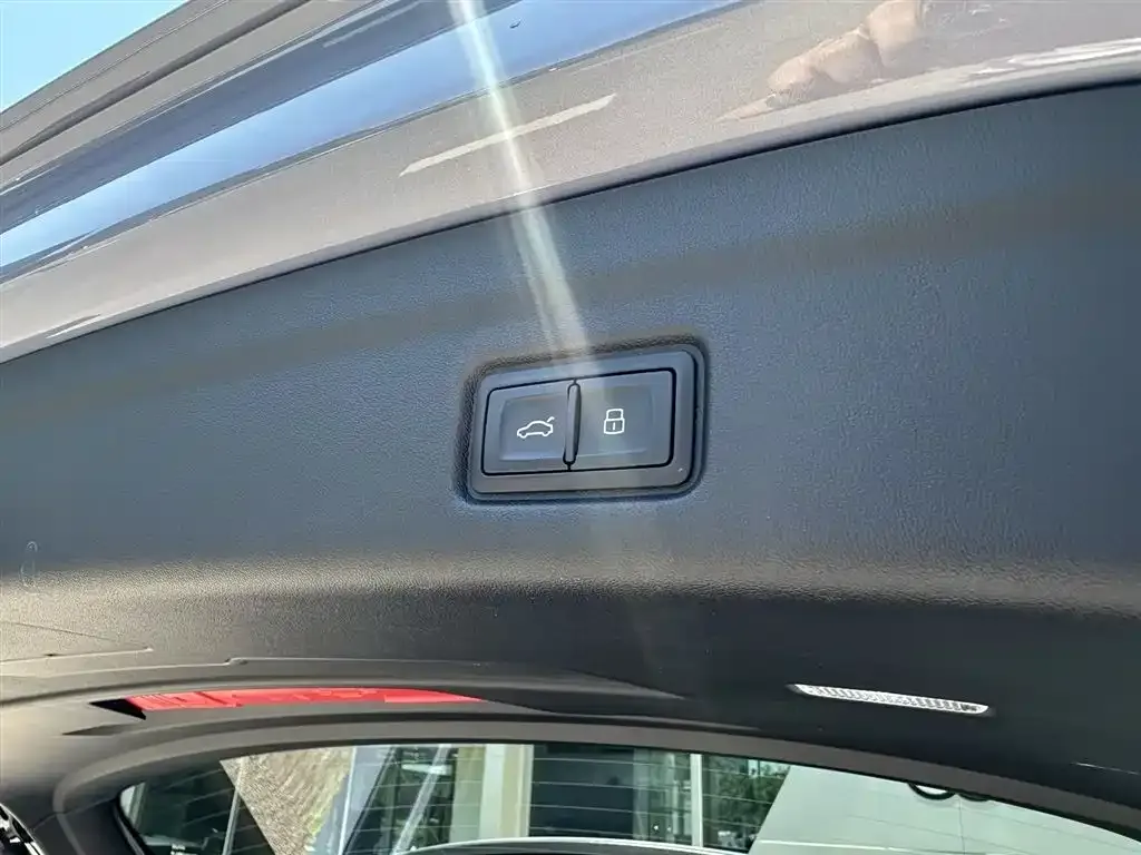 Audi Q6L e-tron — фото 4