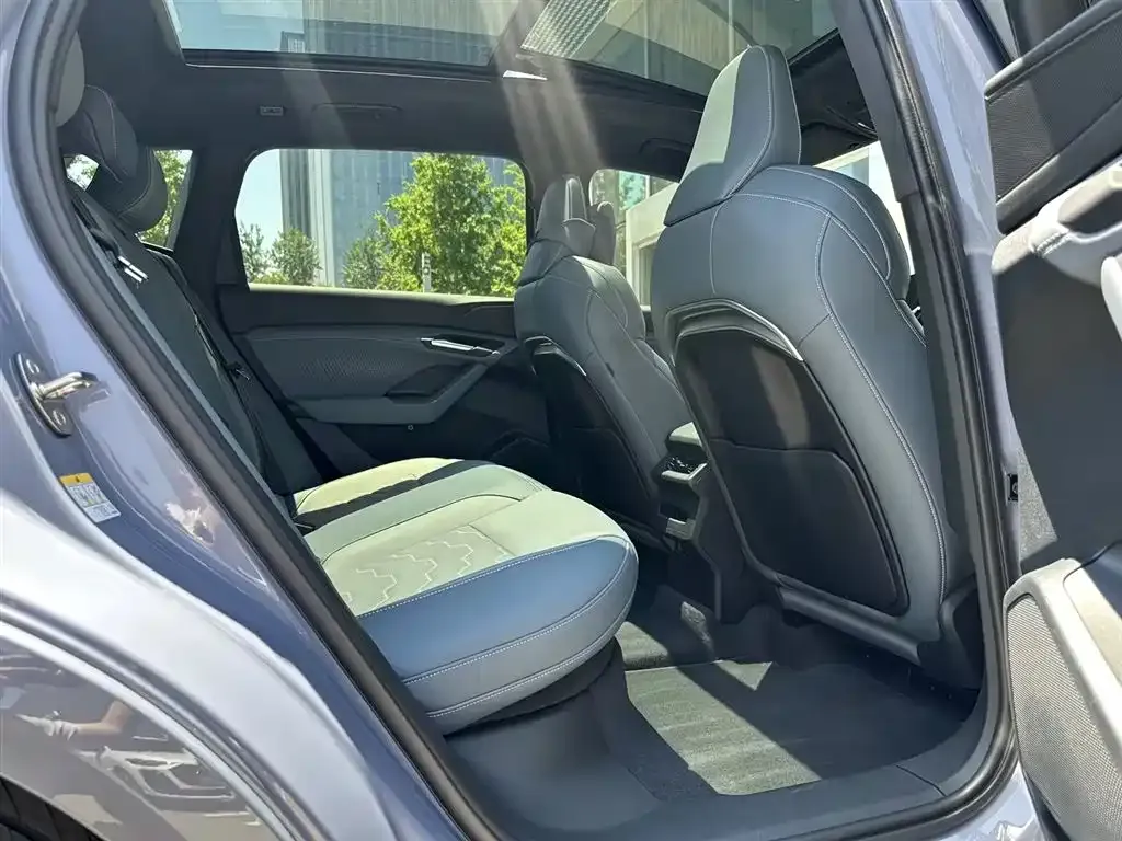 Audi Q6L e-tron — фото 3