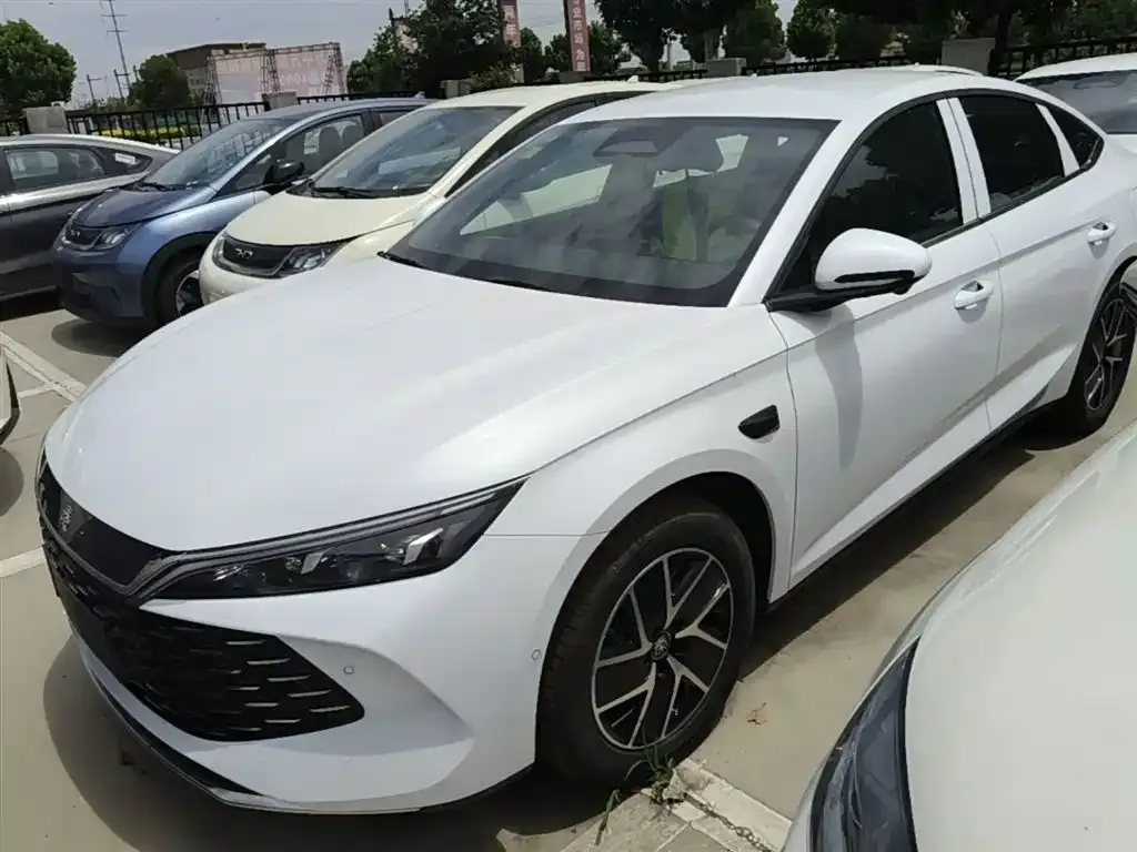 BYD Qin L — фото 9