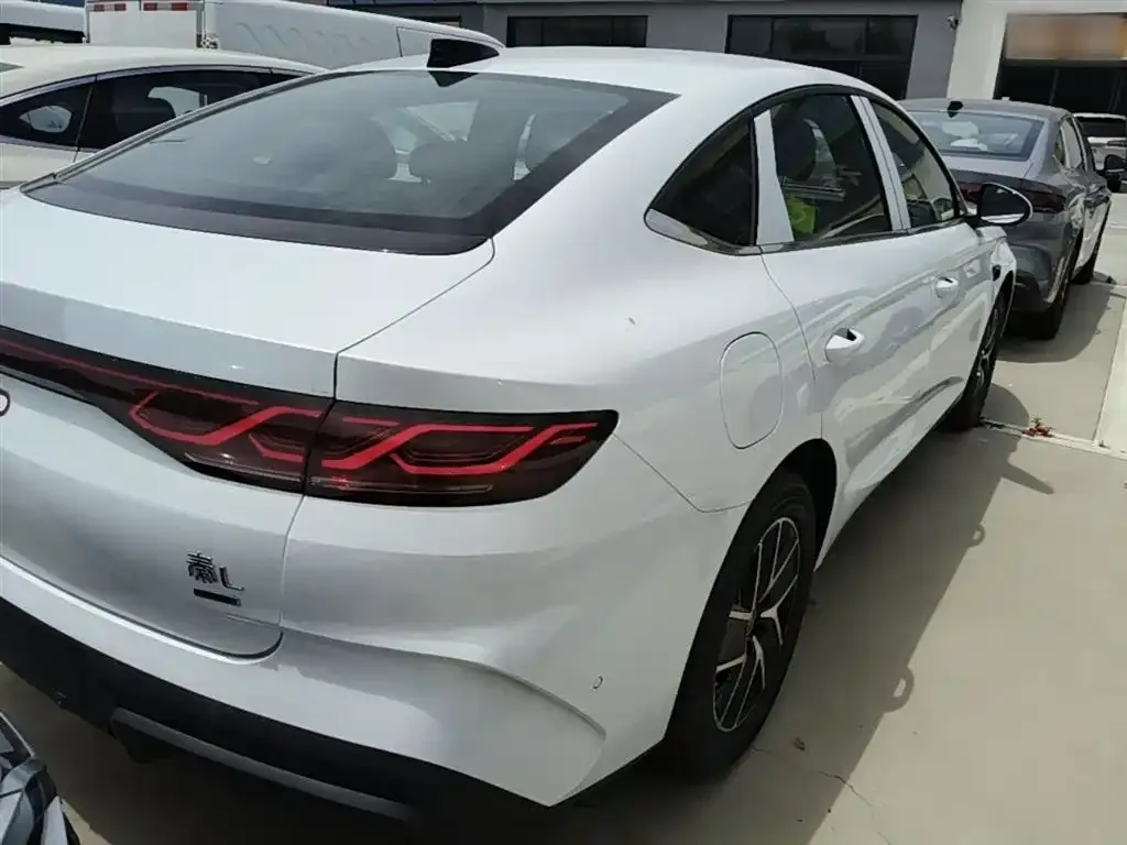 BYD Qin L — фото 4