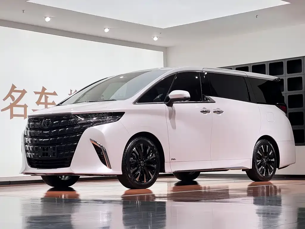 Toyota Alphard — фото 1
