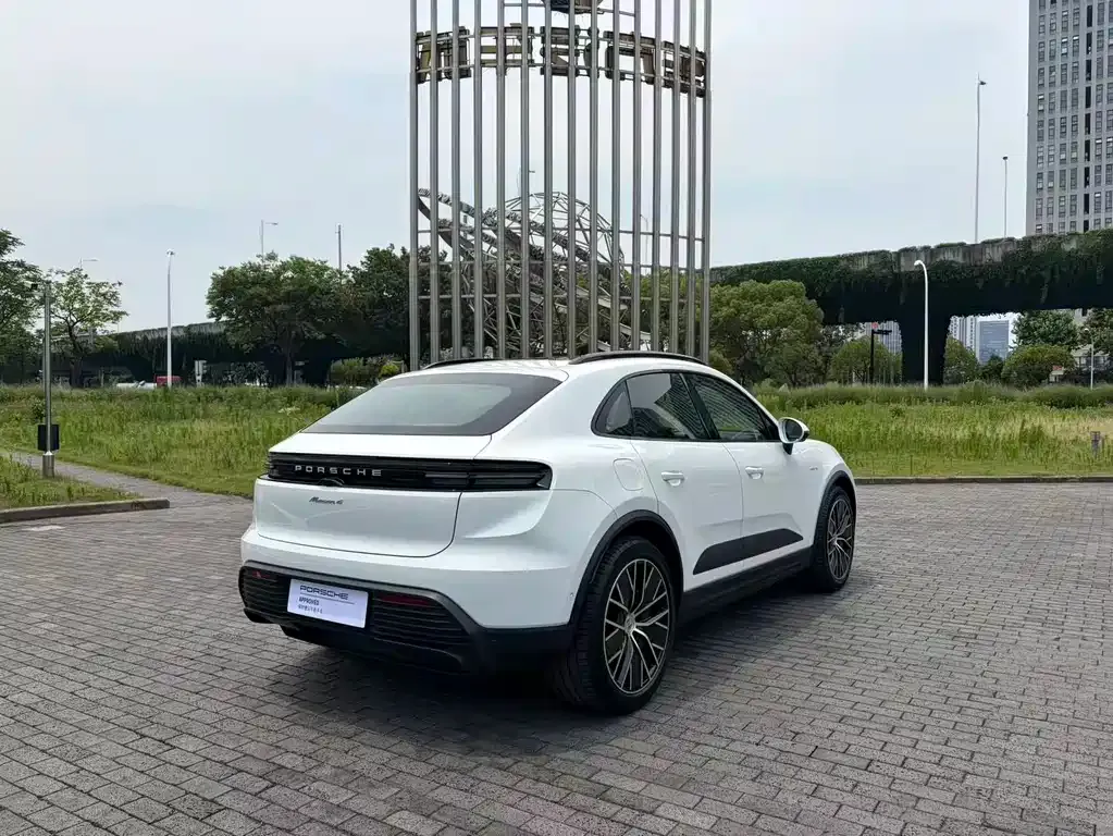 Porsche Macan EV — фото 9