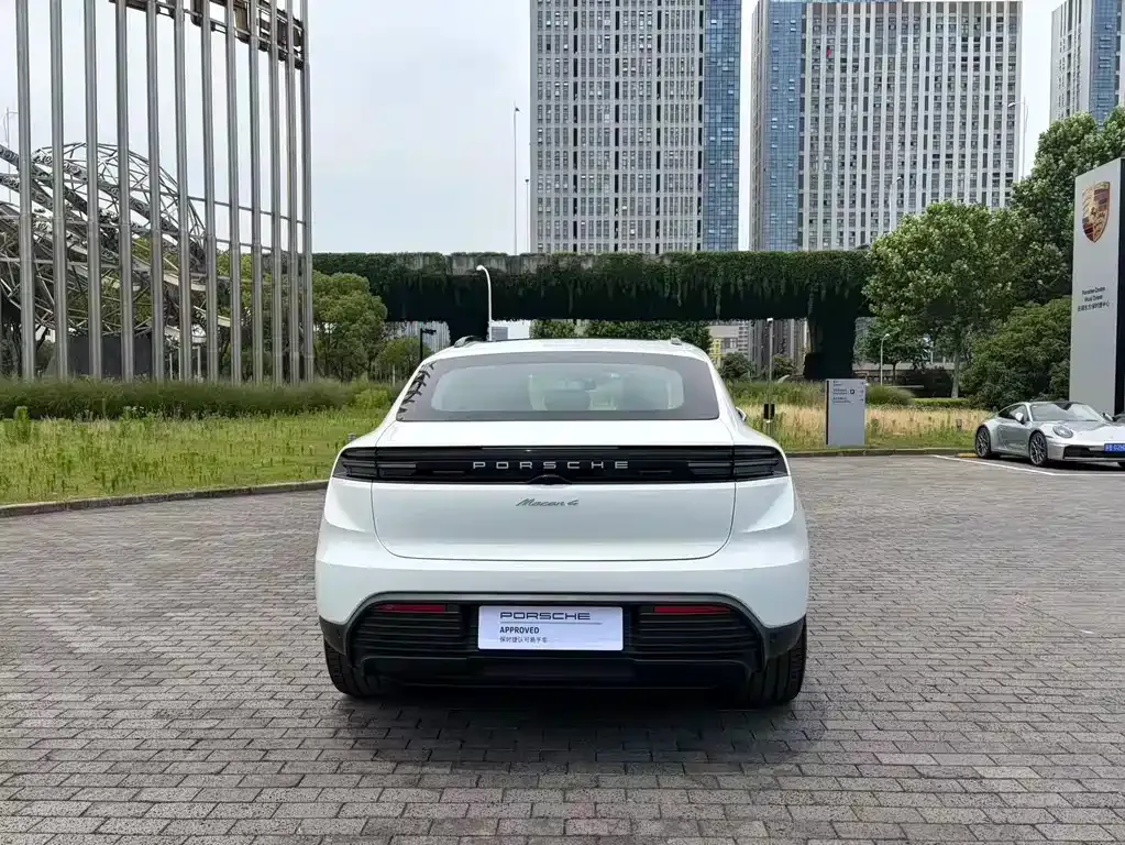 Porsche Macan EV — фото 10