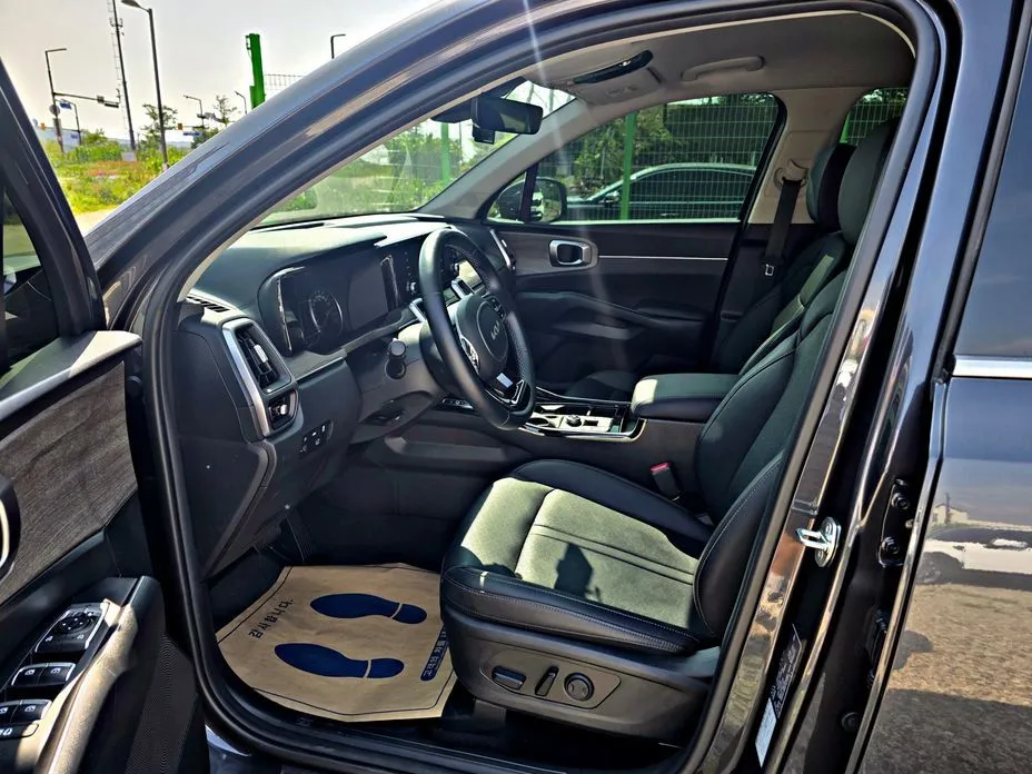 Kia Sorento — фото 7