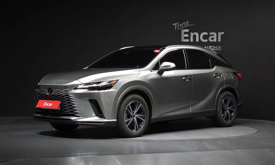 Lexus RX — фото 1