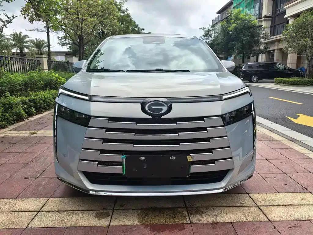 GAC Motor 传祺E8 PHEV — фото 1