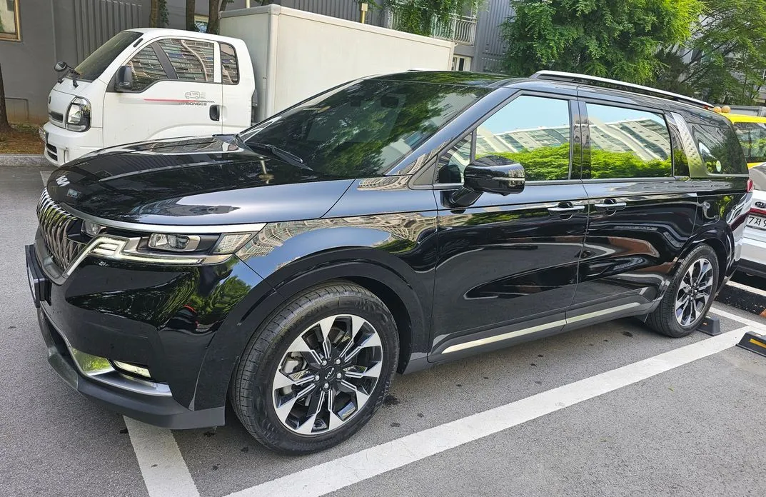 Kia Carnival — фото 1