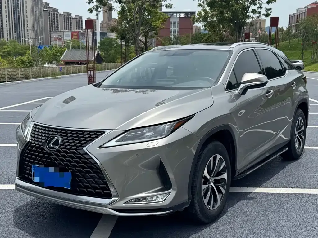 Lexus RX — фото 1