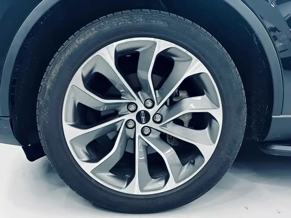 Lincoln Aviator — фото 10