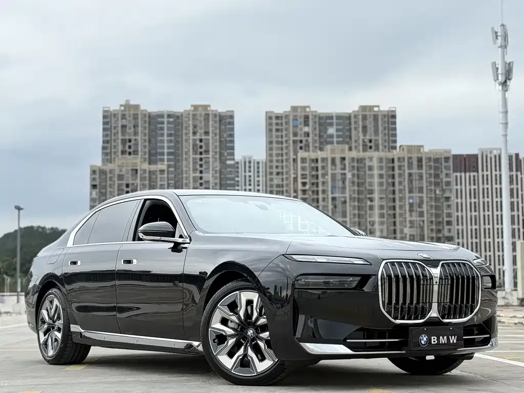 BMW 7 Series — фото 2