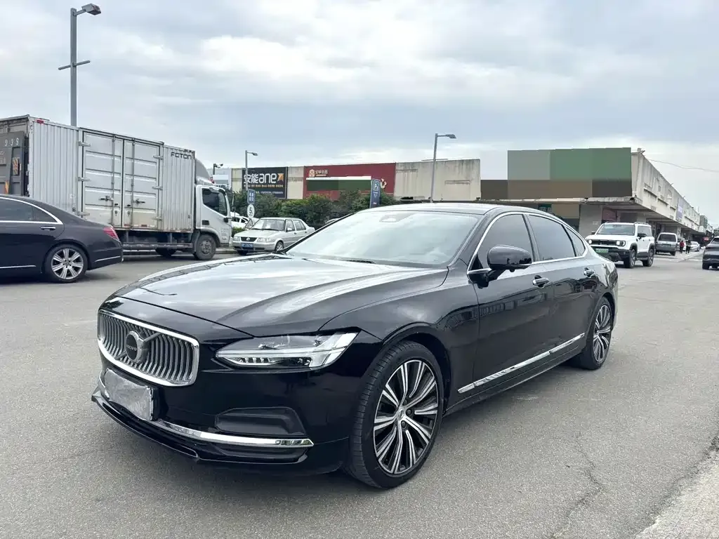 Volvo S90 — фото 1