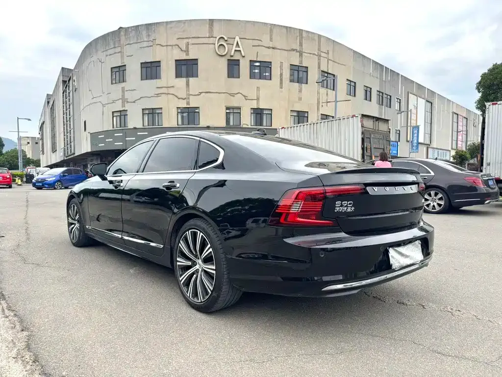 Volvo S90 — фото 5
