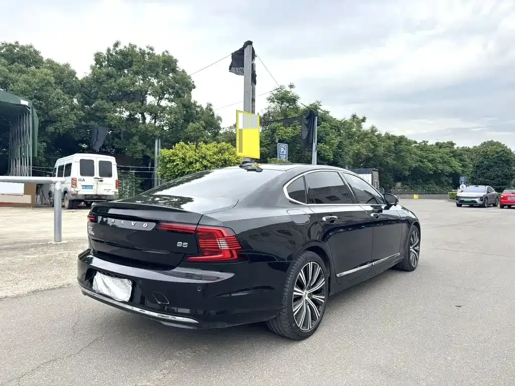 Volvo S90 — фото 3