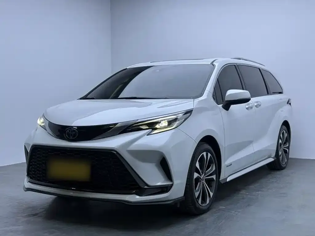 Toyota Granvia — фото 1