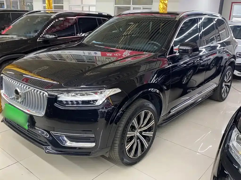 Volvo XC90 — фото 1