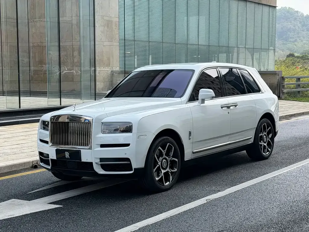 Rolls-Royce Cullinan — фото 1