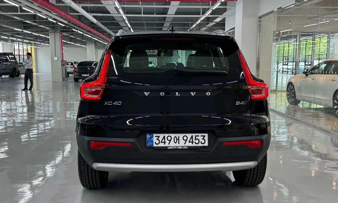 Volvo XC40 — фото 5