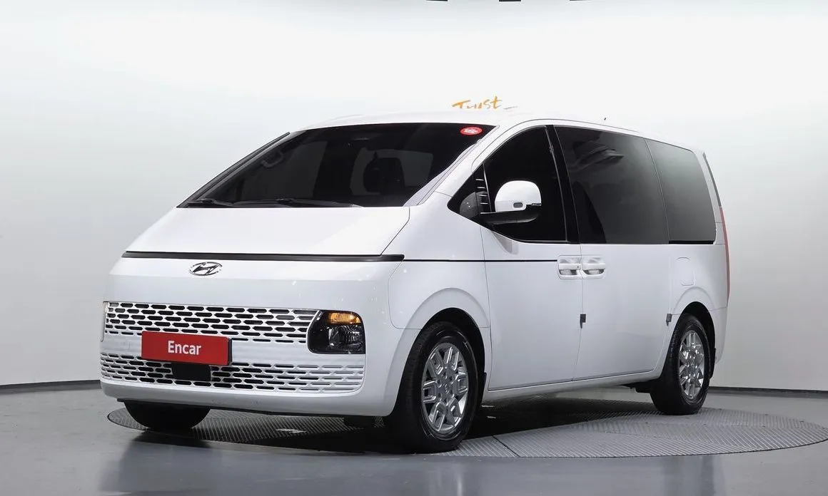 Hyundai Staria — фото 1