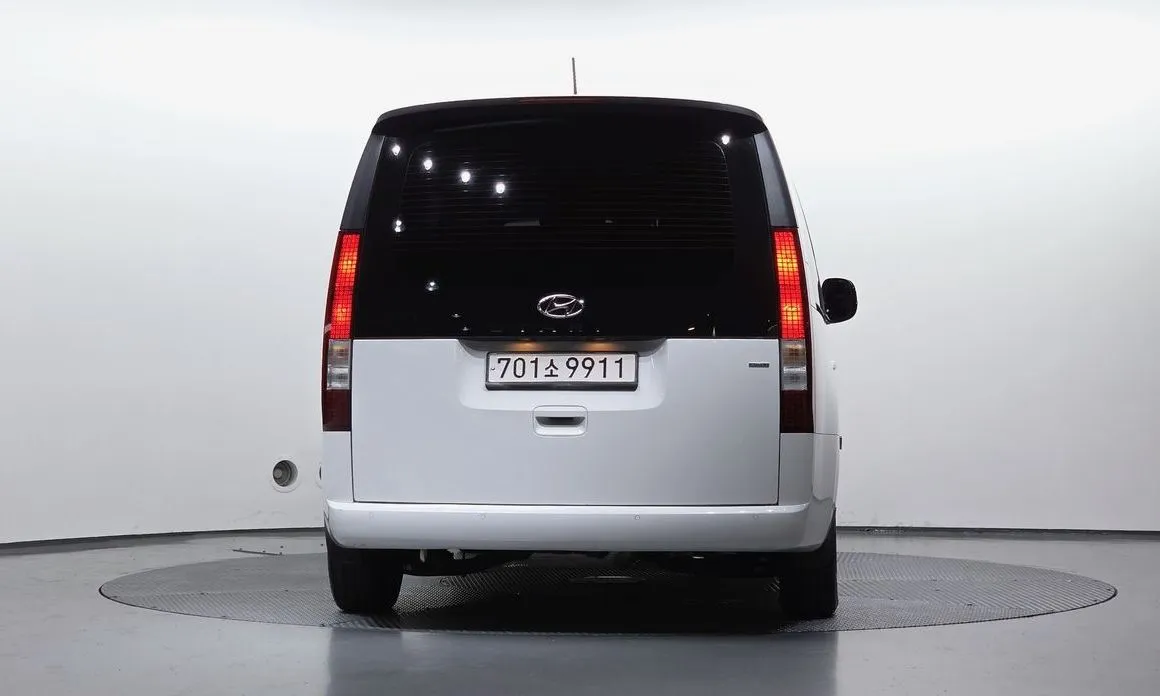 Hyundai Staria — фото 3