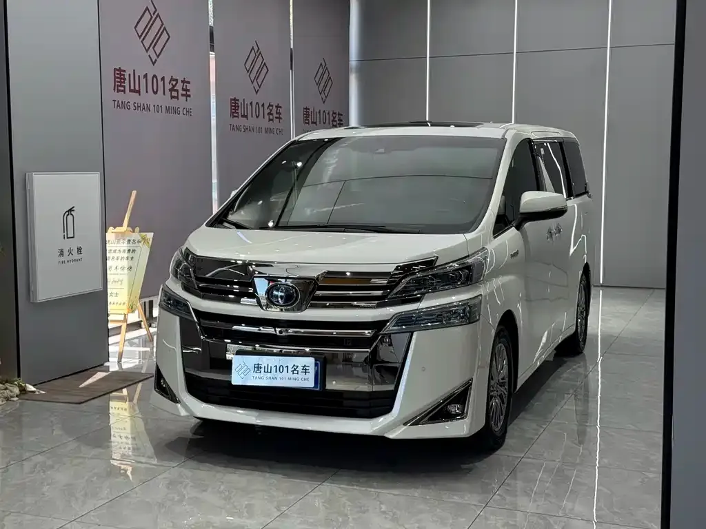 Toyota Vellfire — фото 1