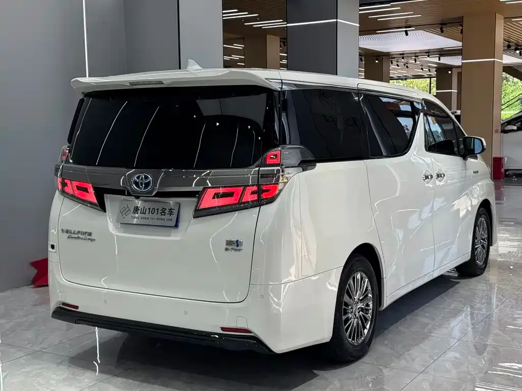 Toyota Vellfire — фото 6