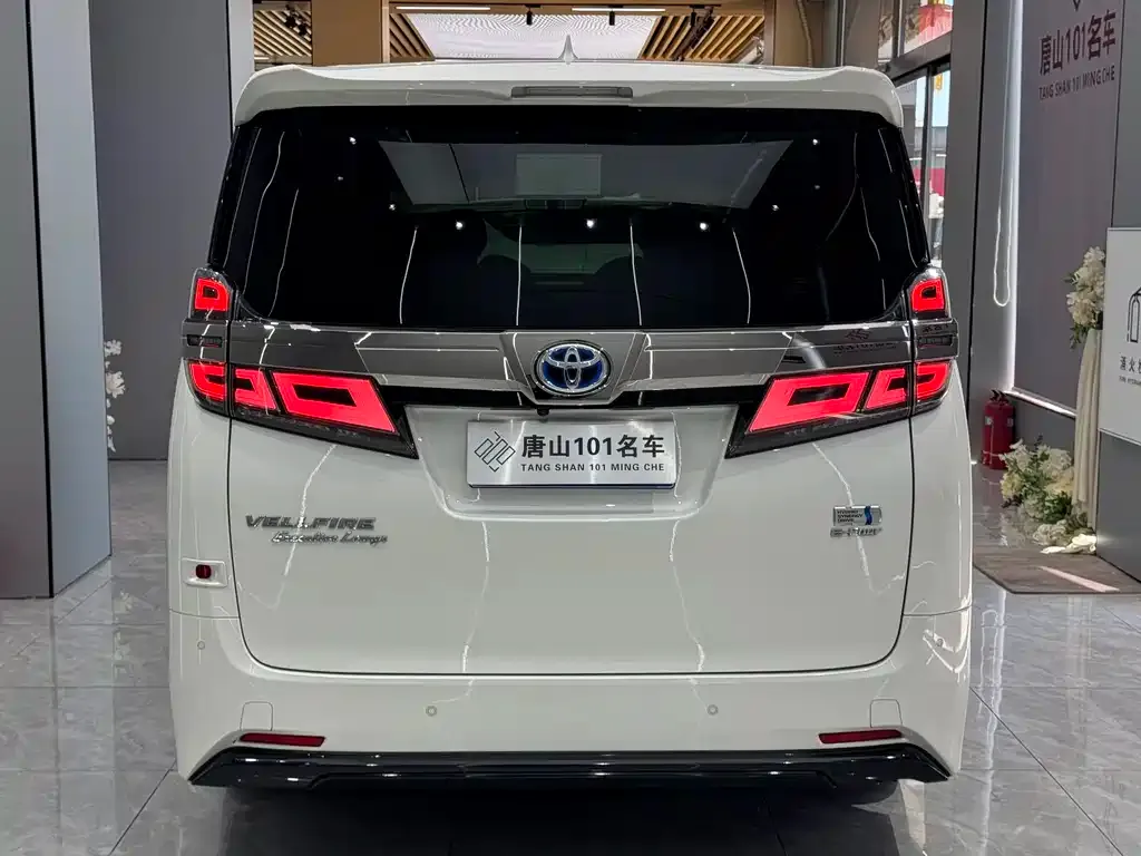 Toyota Vellfire — фото 5