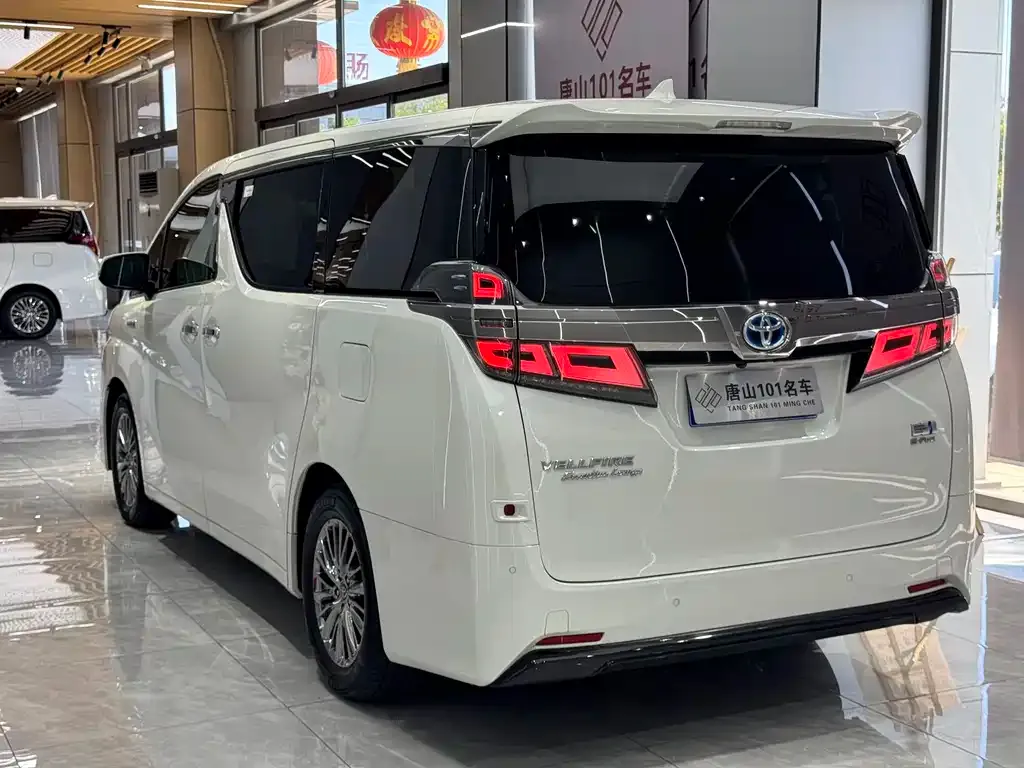 Toyota Vellfire — фото 7