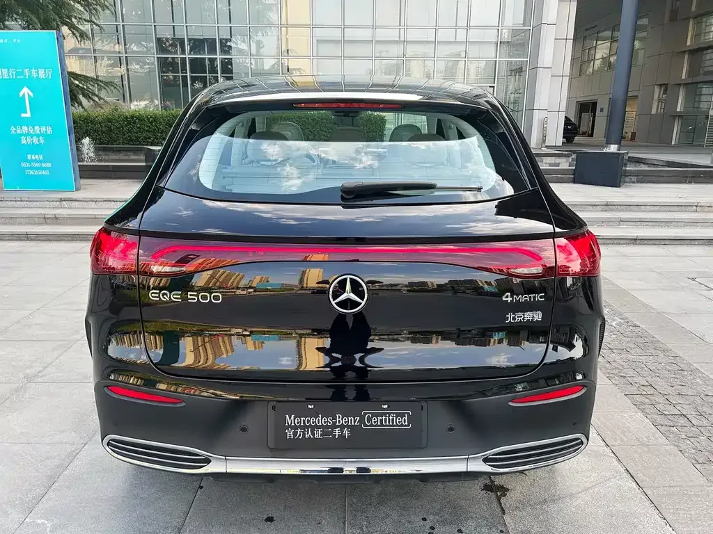 Mercedes-Benz EQE SUV — фото 4