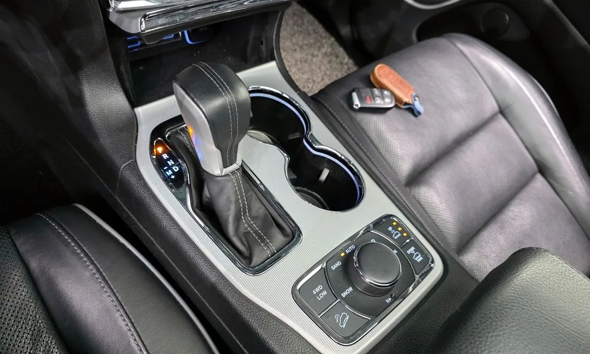Jeep Cherokee — фото 4
