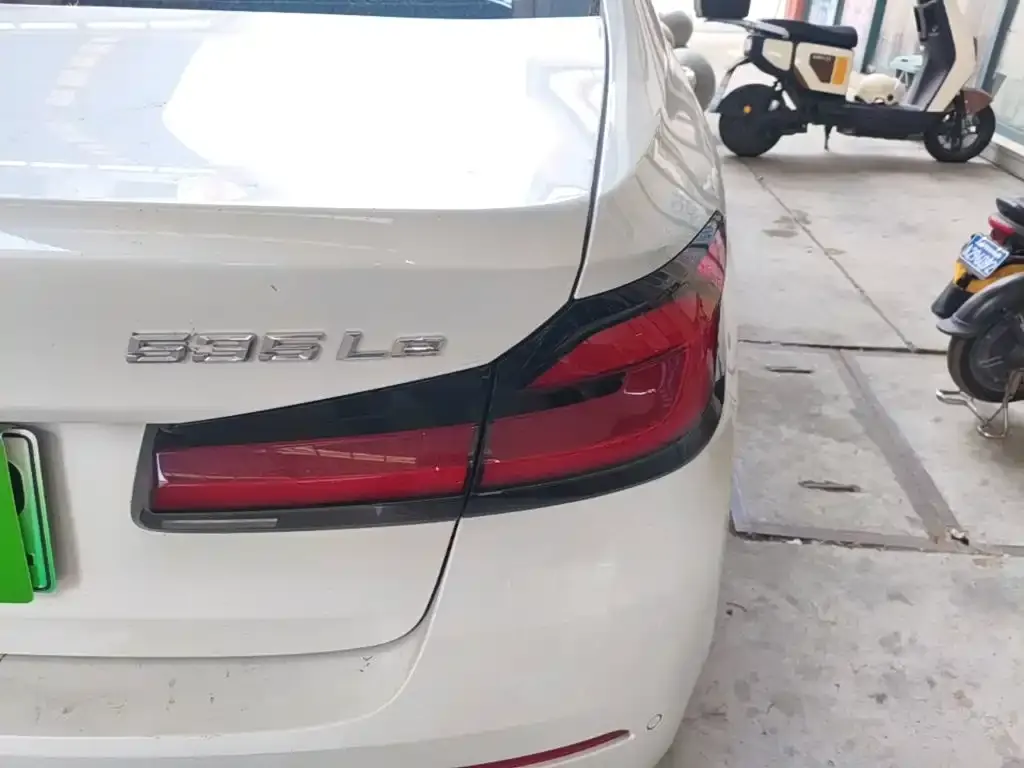 BMW 5 Series New Energy — фото 2